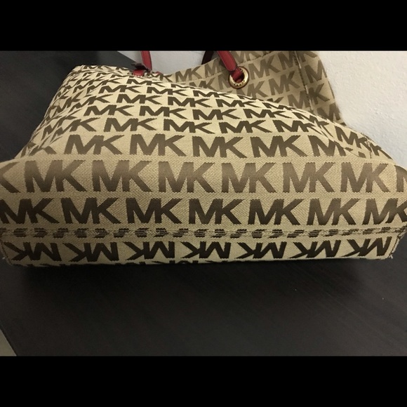 ❌SOLD❌Michael Kors MK monogram tote - Picture 3 of 5